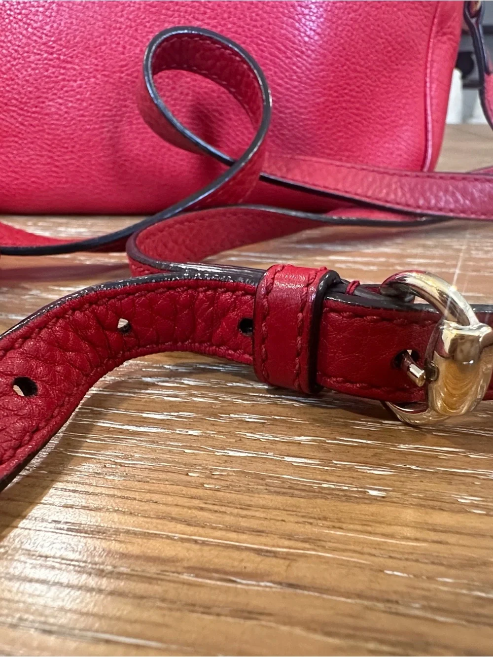 Gucci Red Leather Shoulder Bag with Embossed Double G - Picture 3 of 5
